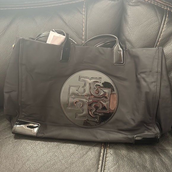 ELLA PATENT TOTE BAG black - Picture 2 of 9